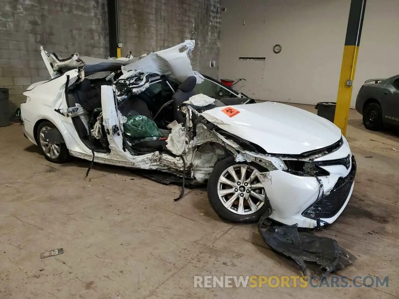 4 Фотография поврежденного автомобиля 4T1C11AK4LU998615 TOYOTA CAMRY 2020