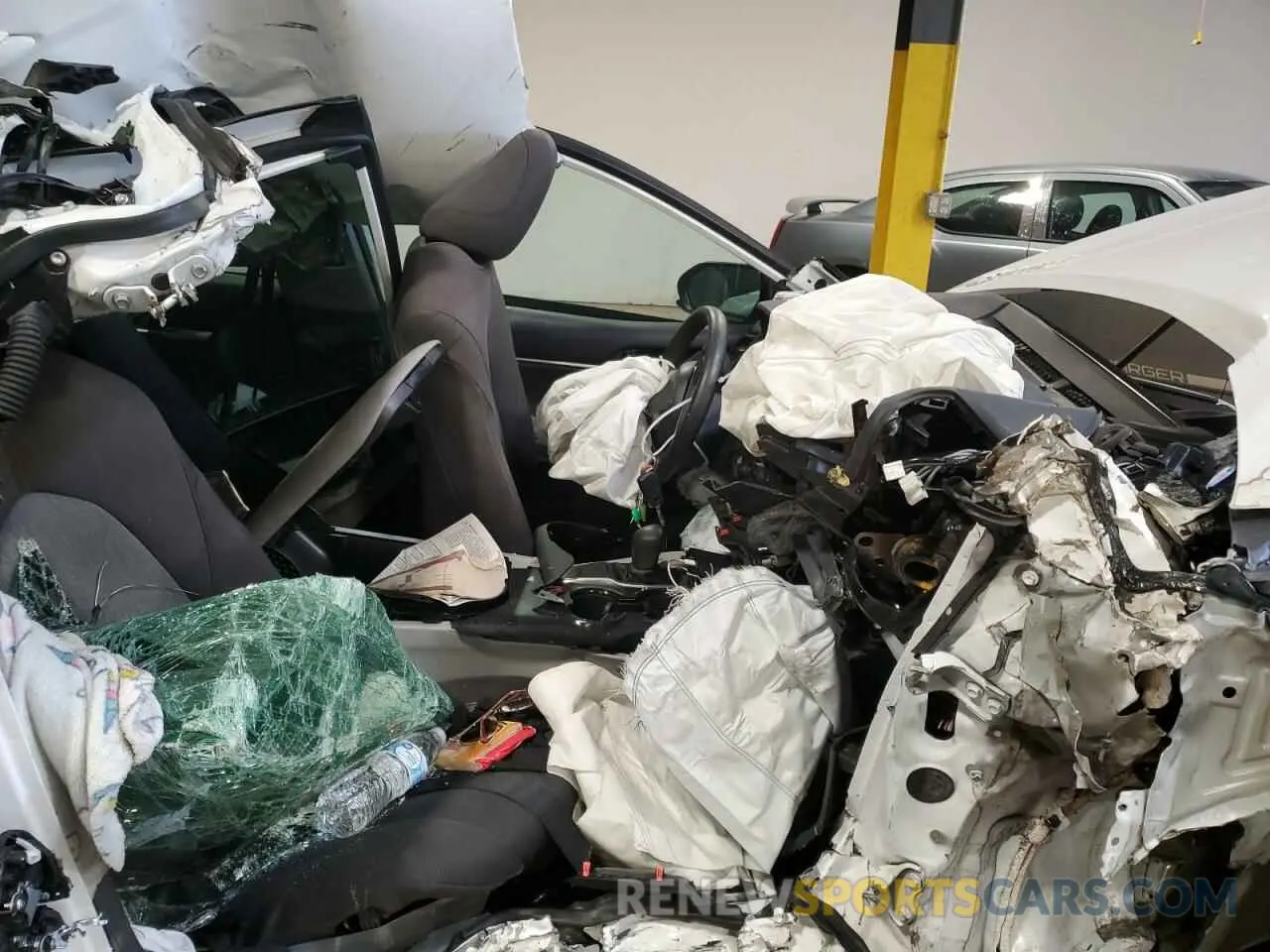 7 Фотография поврежденного автомобиля 4T1C11AK4LU998615 TOYOTA CAMRY 2020