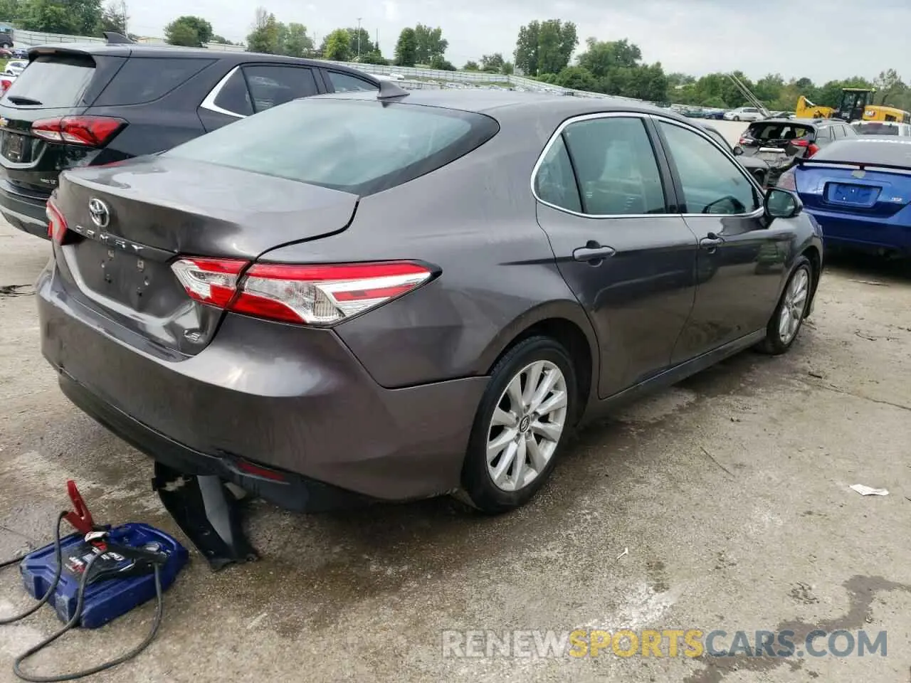 3 Photograph of a damaged car 4T1C11AK5LU337515 TOYOTA CAMRY 2020