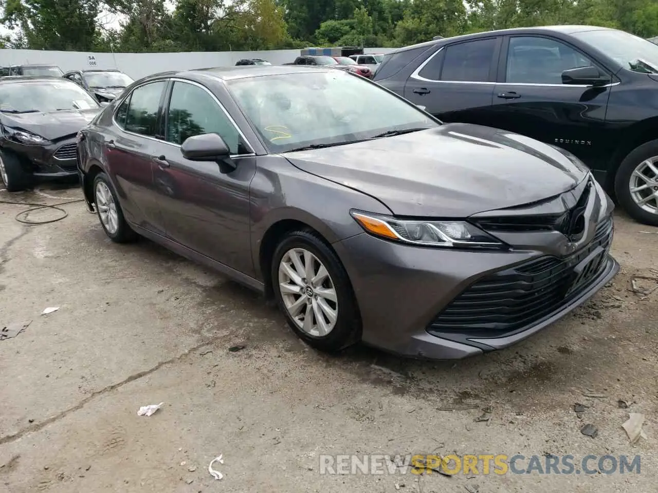 4 Photograph of a damaged car 4T1C11AK5LU337515 TOYOTA CAMRY 2020