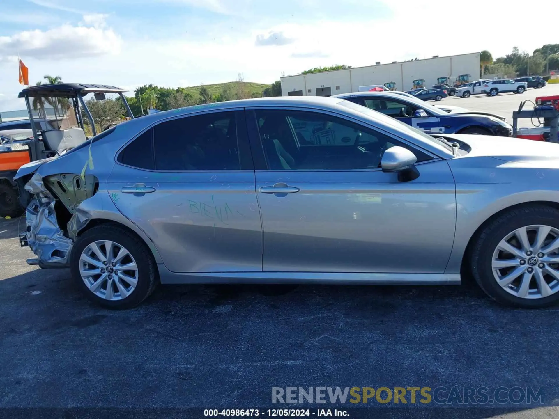 14 Фотография поврежденного автомобиля 4T1C11AK5LU337840 TOYOTA CAMRY 2020