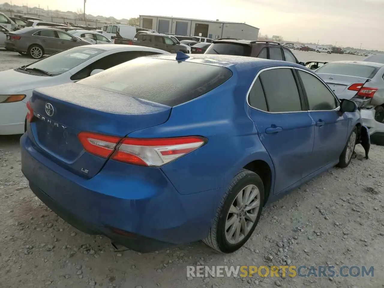 3 Фотография поврежденного автомобиля 4T1C11AK5LU338003 TOYOTA CAMRY 2020
