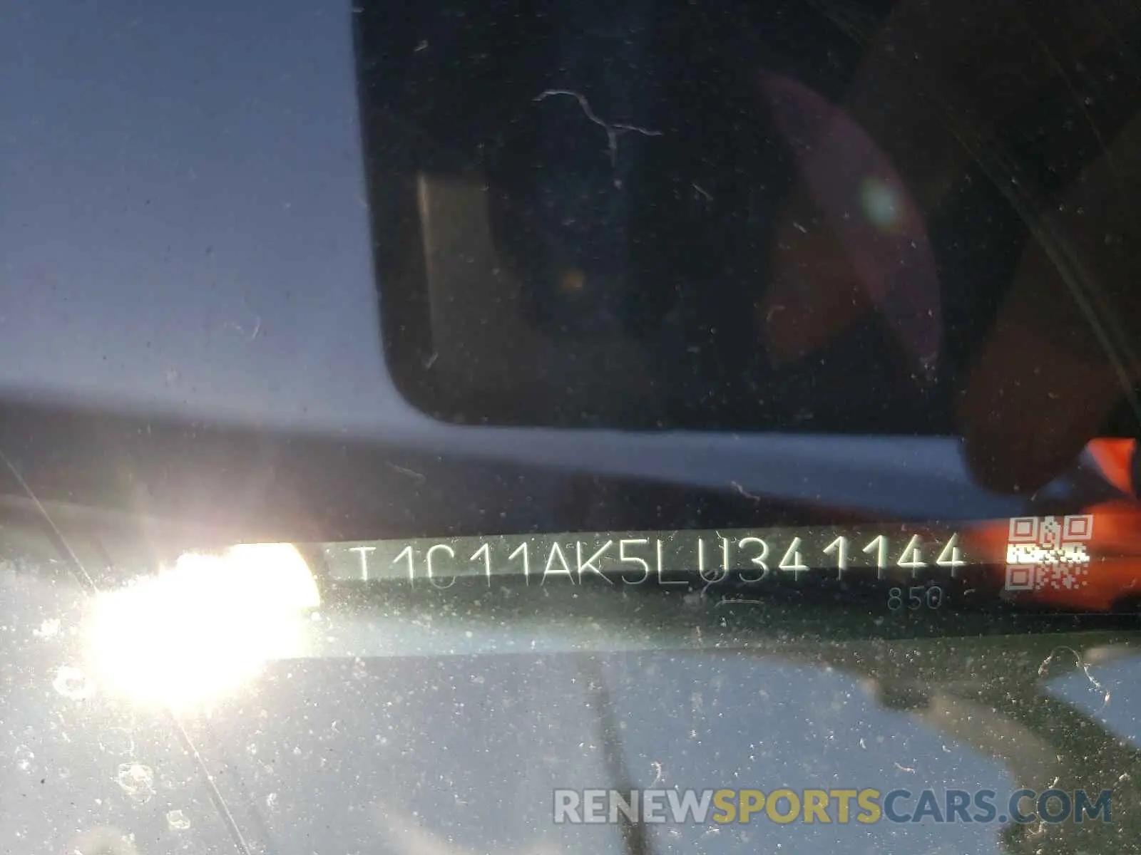 10 Photograph of a damaged car 4T1C11AK5LU341144 TOYOTA CAMRY 2020