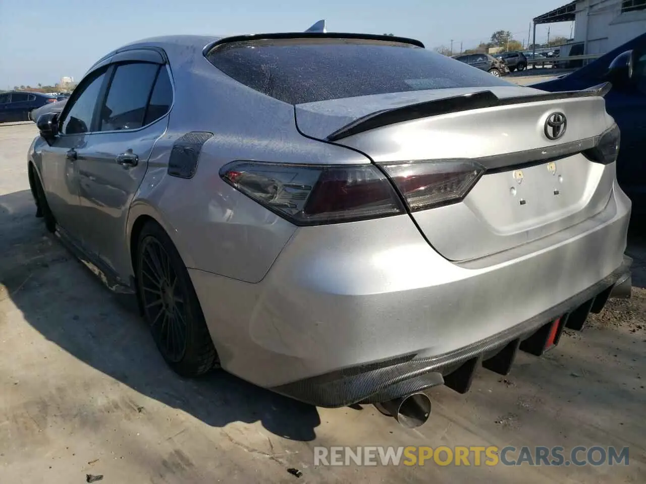 3 Photograph of a damaged car 4T1C11AK5LU364570 TOYOTA CAMRY 2020