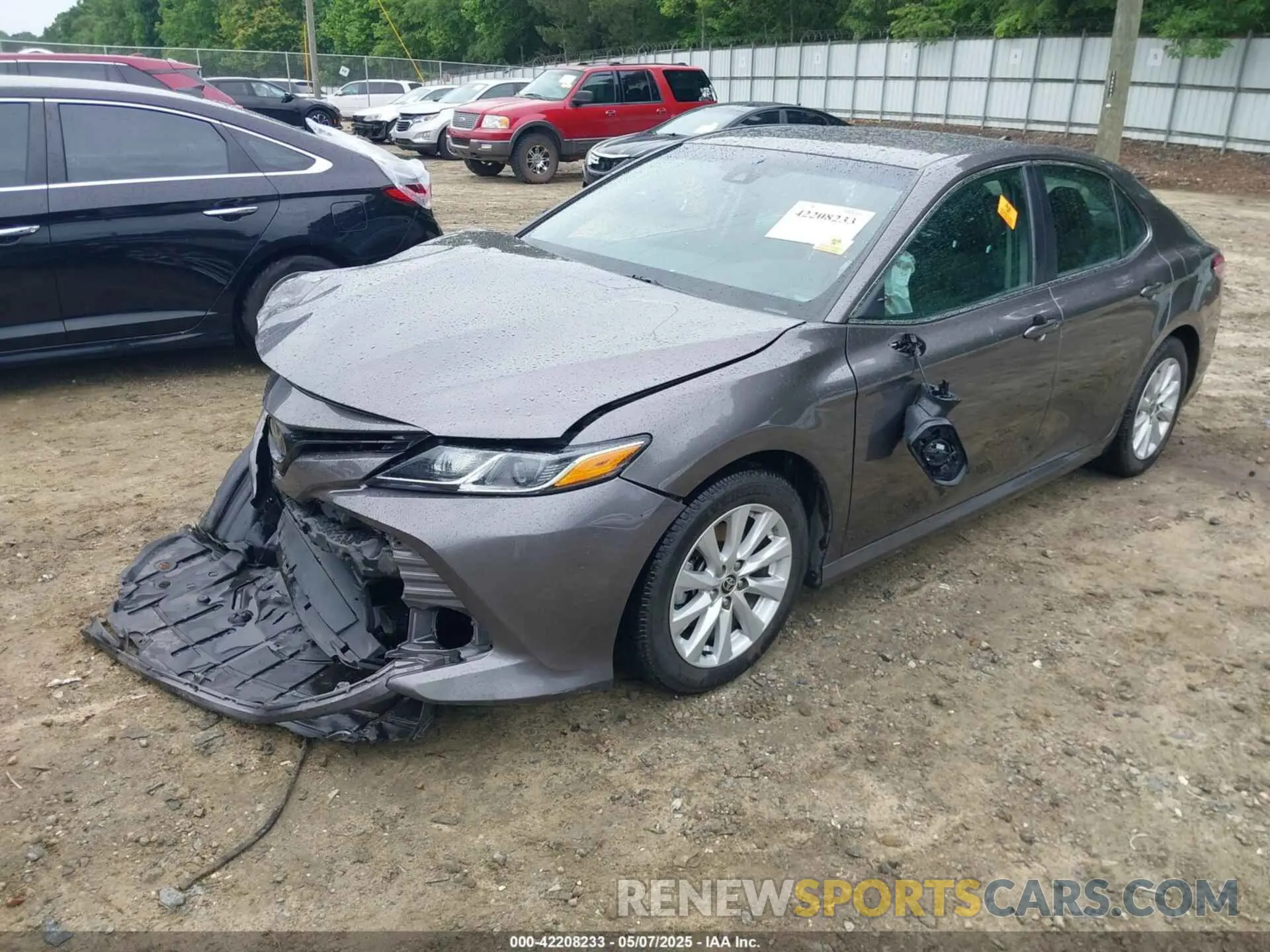 2 Photograph of a damaged car 4T1C11AK5LU368053 TOYOTA CAMRY 2020