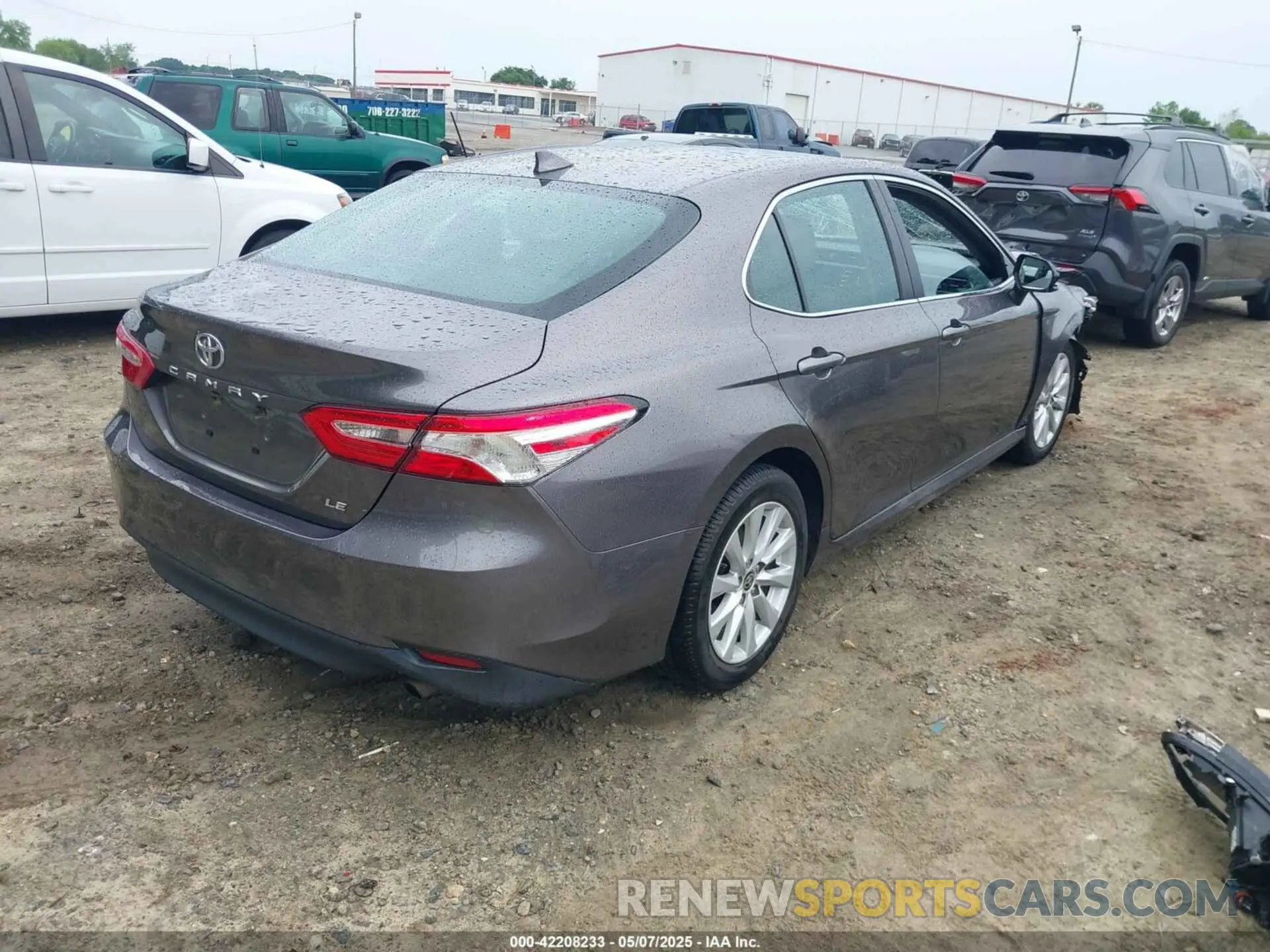 4 Photograph of a damaged car 4T1C11AK5LU368053 TOYOTA CAMRY 2020