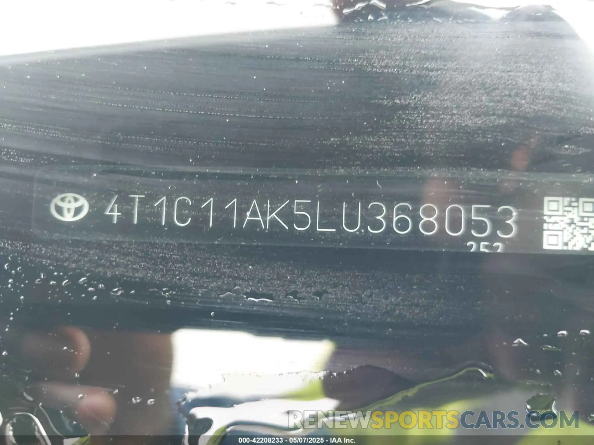 9 Photograph of a damaged car 4T1C11AK5LU368053 TOYOTA CAMRY 2020