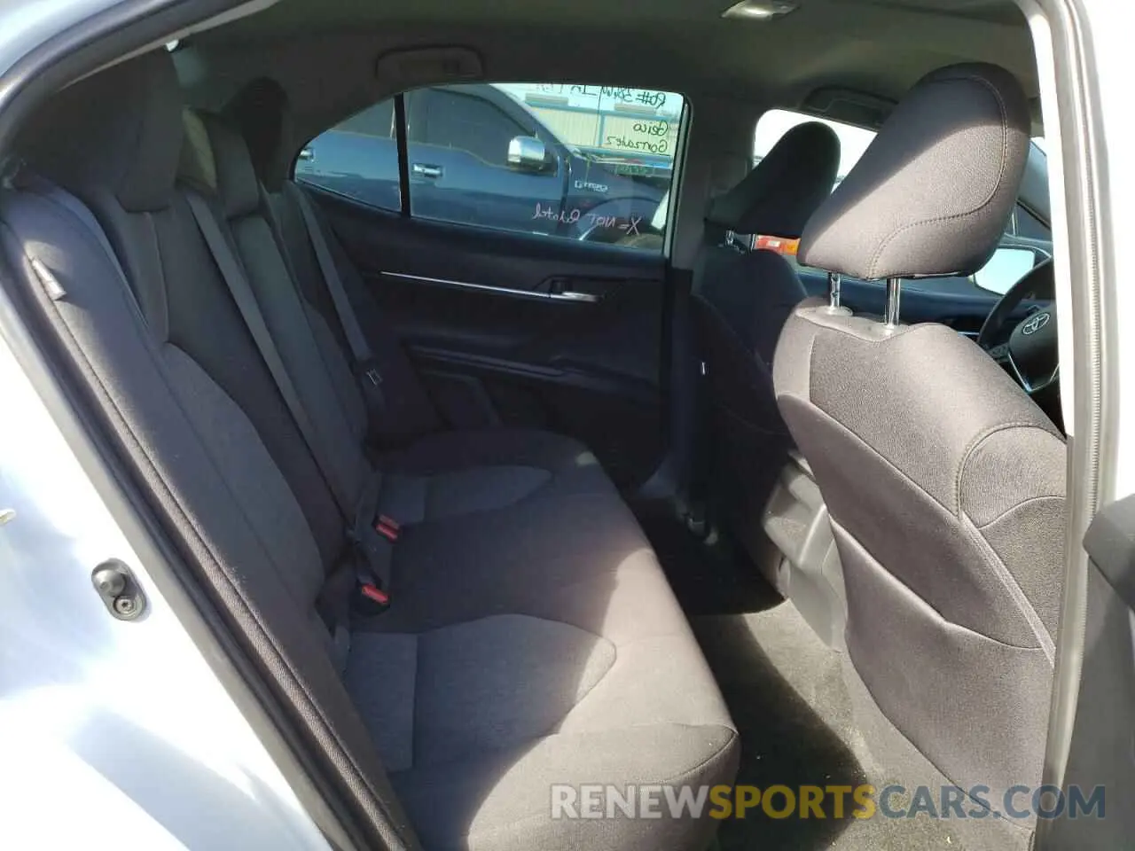 10 Photograph of a damaged car 4T1C11AK5LU370885 TOYOTA CAMRY 2020