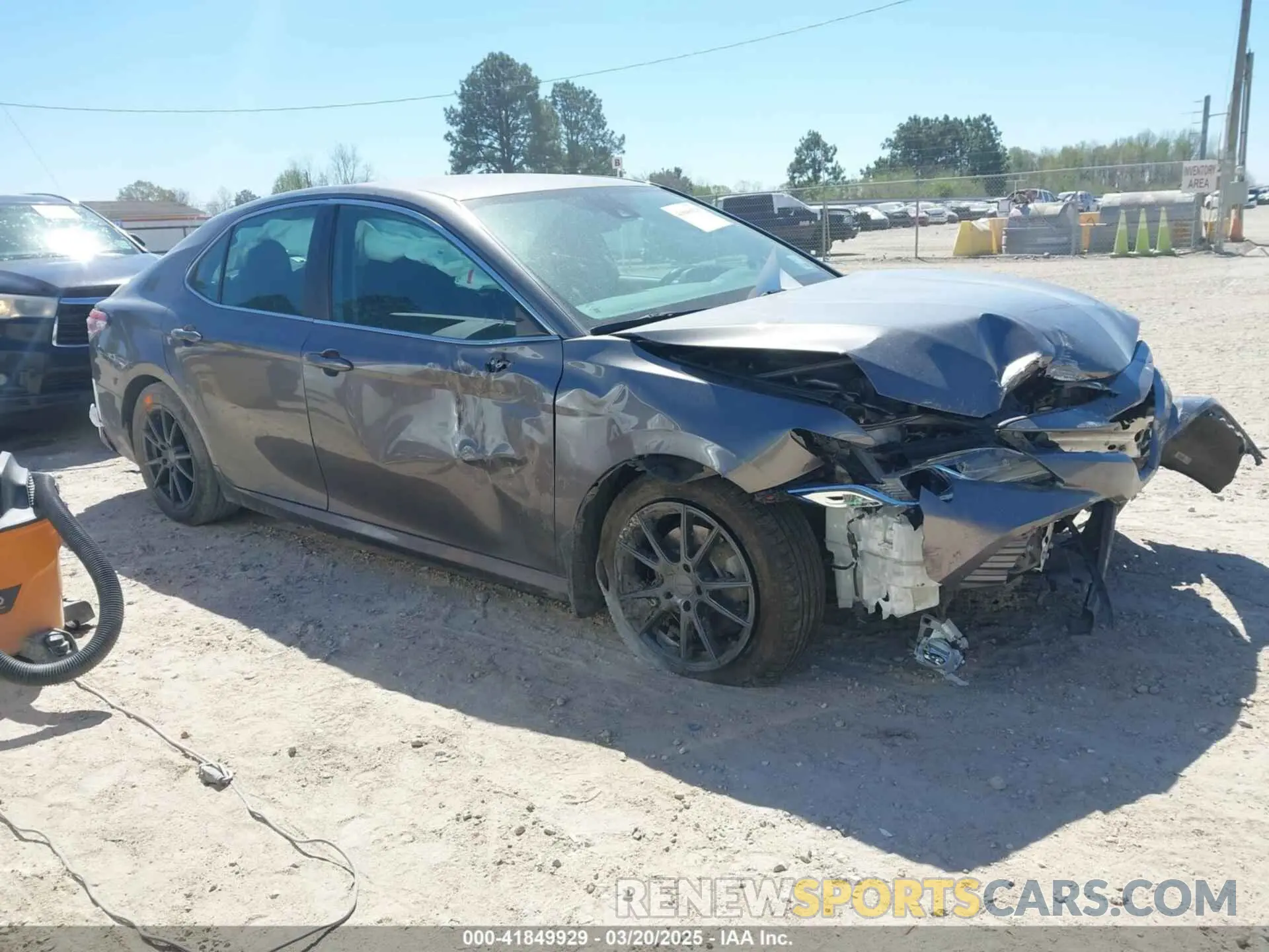 1 Photograph of a damaged car 4T1C11AK5LU867161 TOYOTA CAMRY 2020