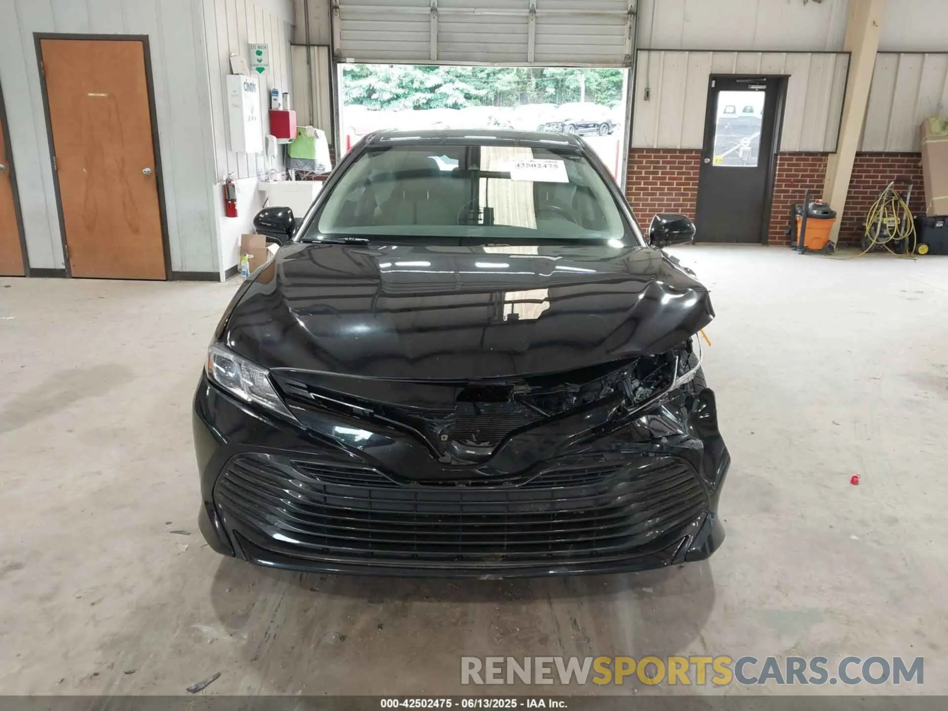 12 Фотография поврежденного автомобиля 4T1C11AK5LU870433 TOYOTA CAMRY 2020