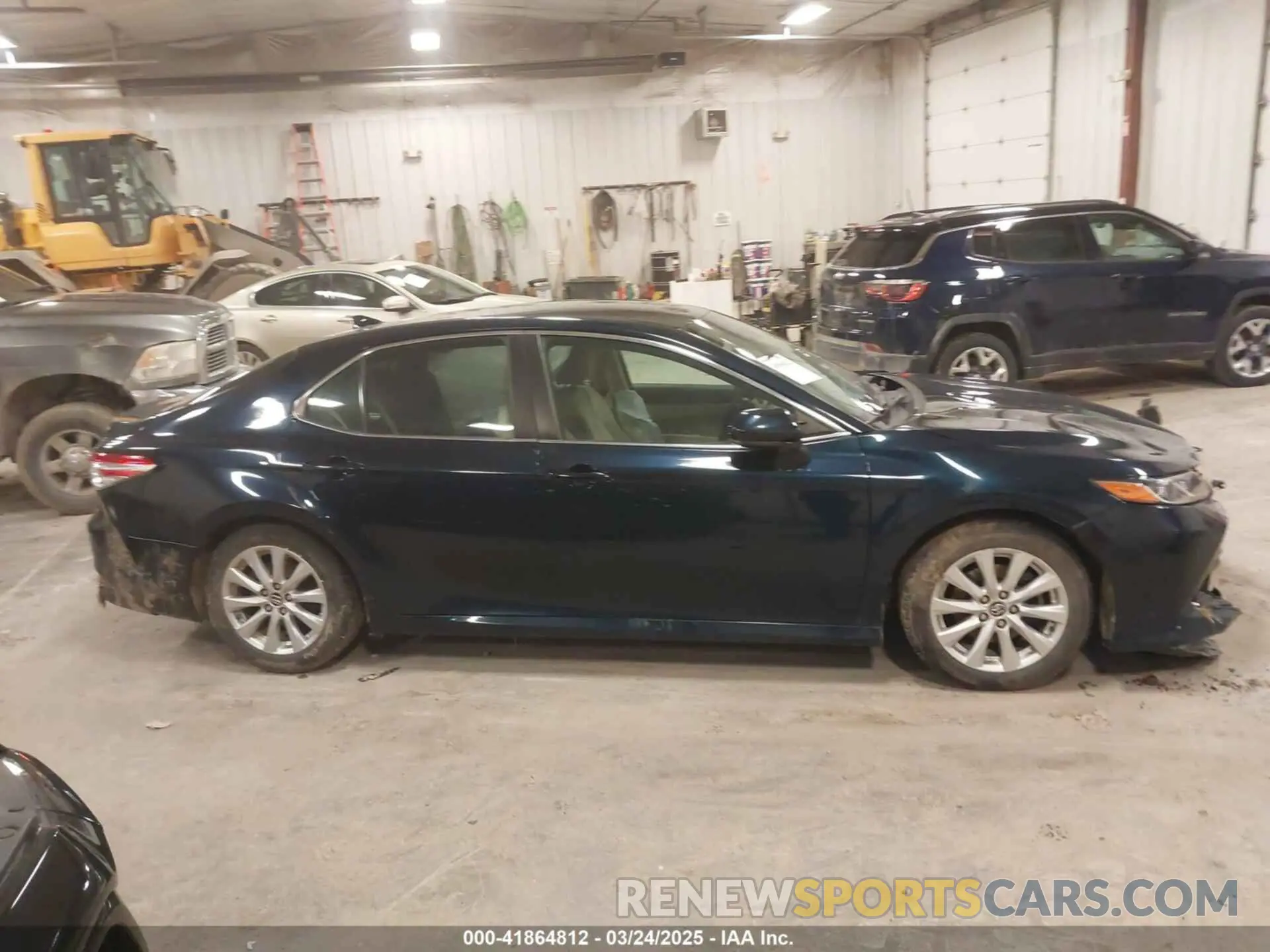 13 Photograph of a damaged car 4T1C11AK5LU926564 TOYOTA CAMRY 2020