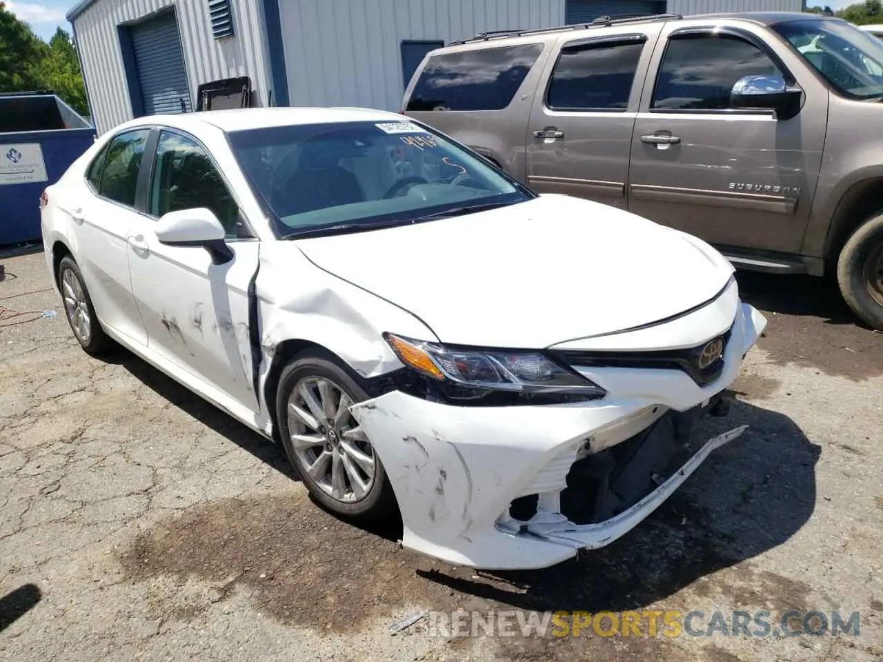 1 Фотография поврежденного автомобиля 4T1C11AK5LU929657 TOYOTA CAMRY 2020