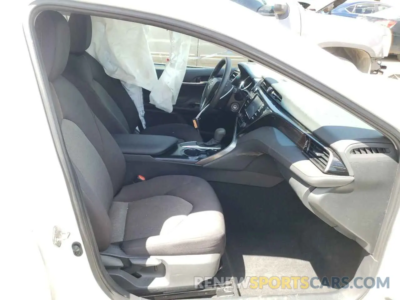 5 Фотография поврежденного автомобиля 4T1C11AK5LU929657 TOYOTA CAMRY 2020