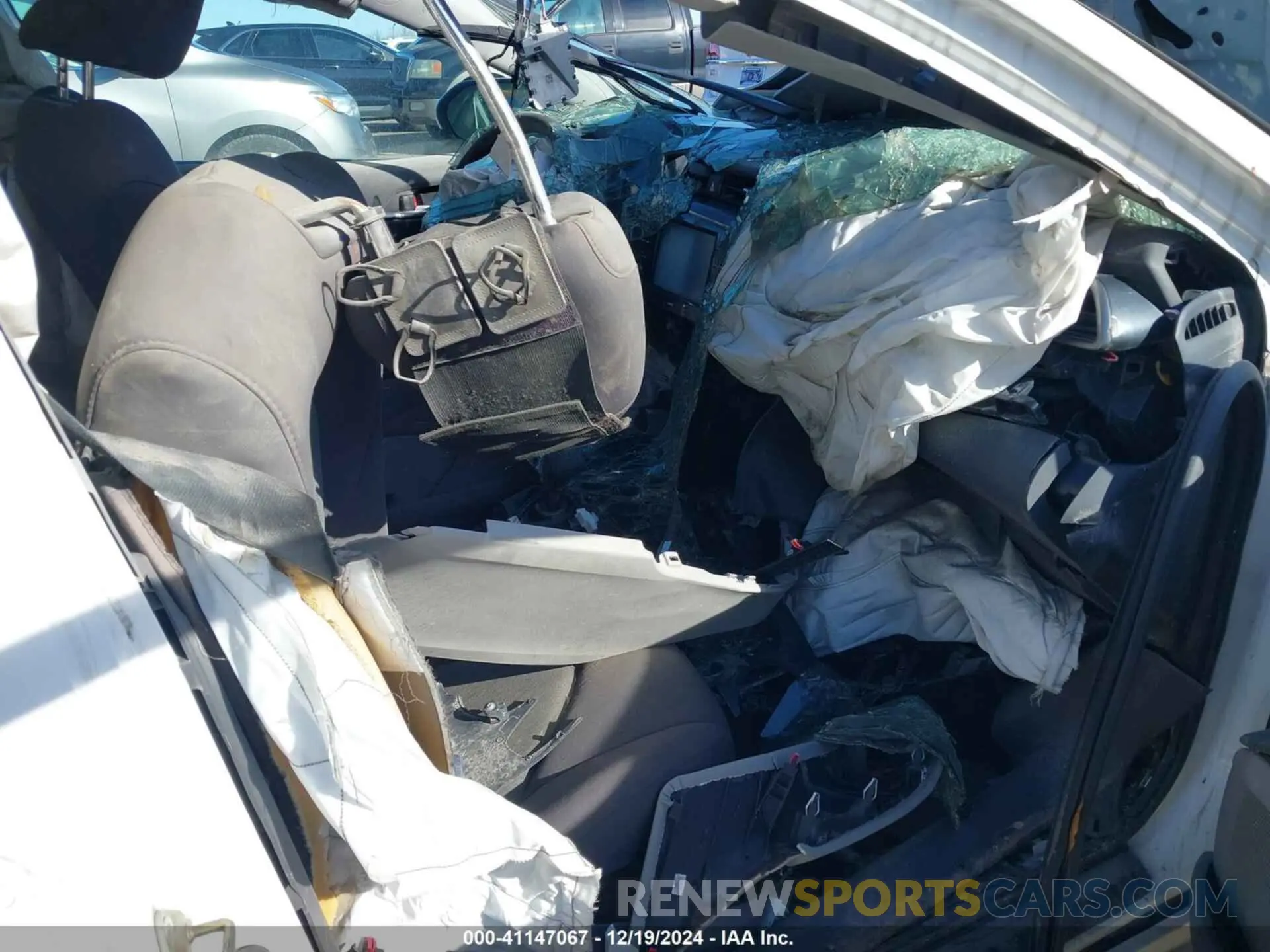 5 Photograph of a damaged car 4T1C11AK5LU935359 TOYOTA CAMRY 2020
