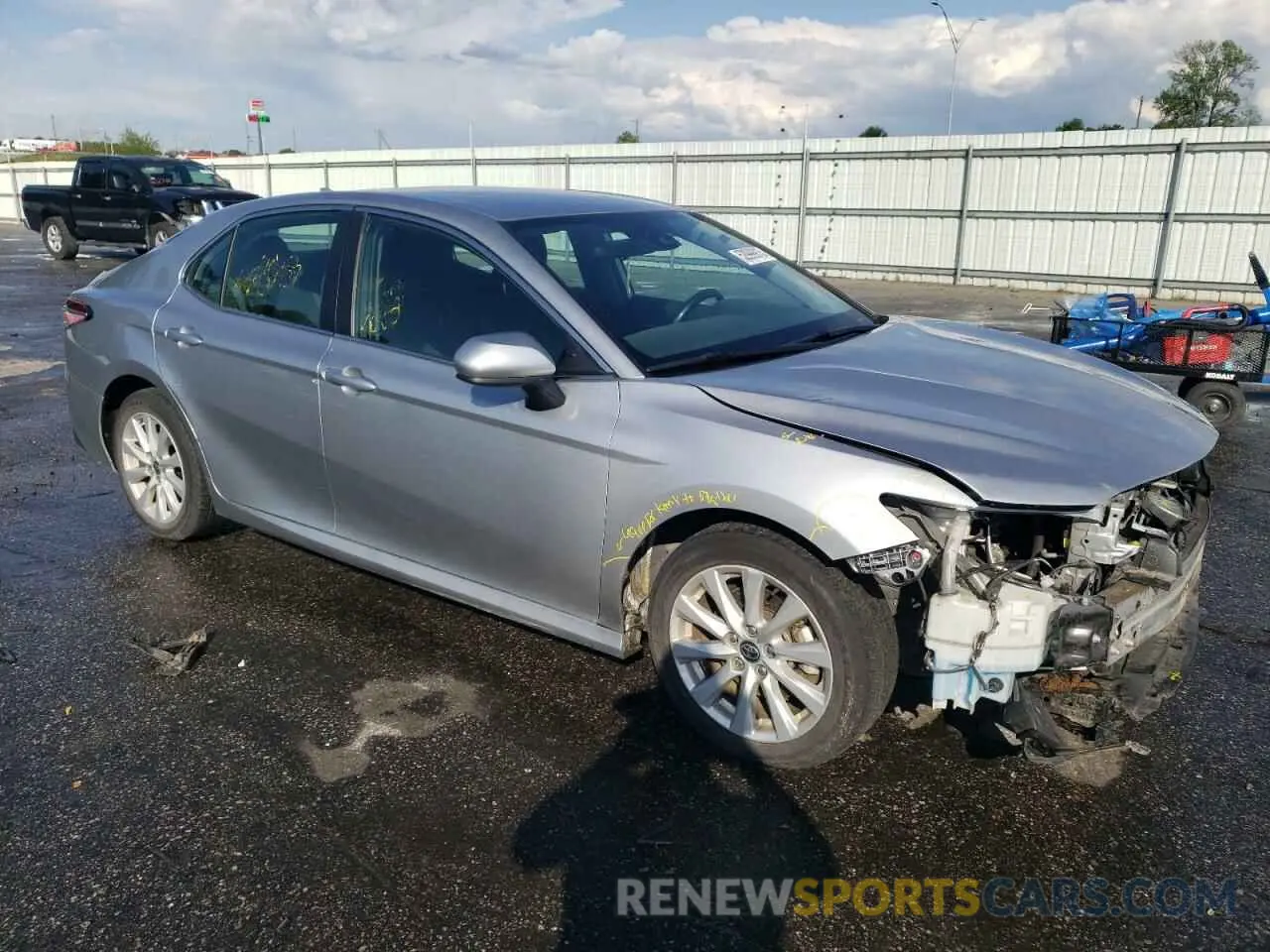 4 Фотография поврежденного автомобиля 4T1C11AK5LU947446 TOYOTA CAMRY 2020