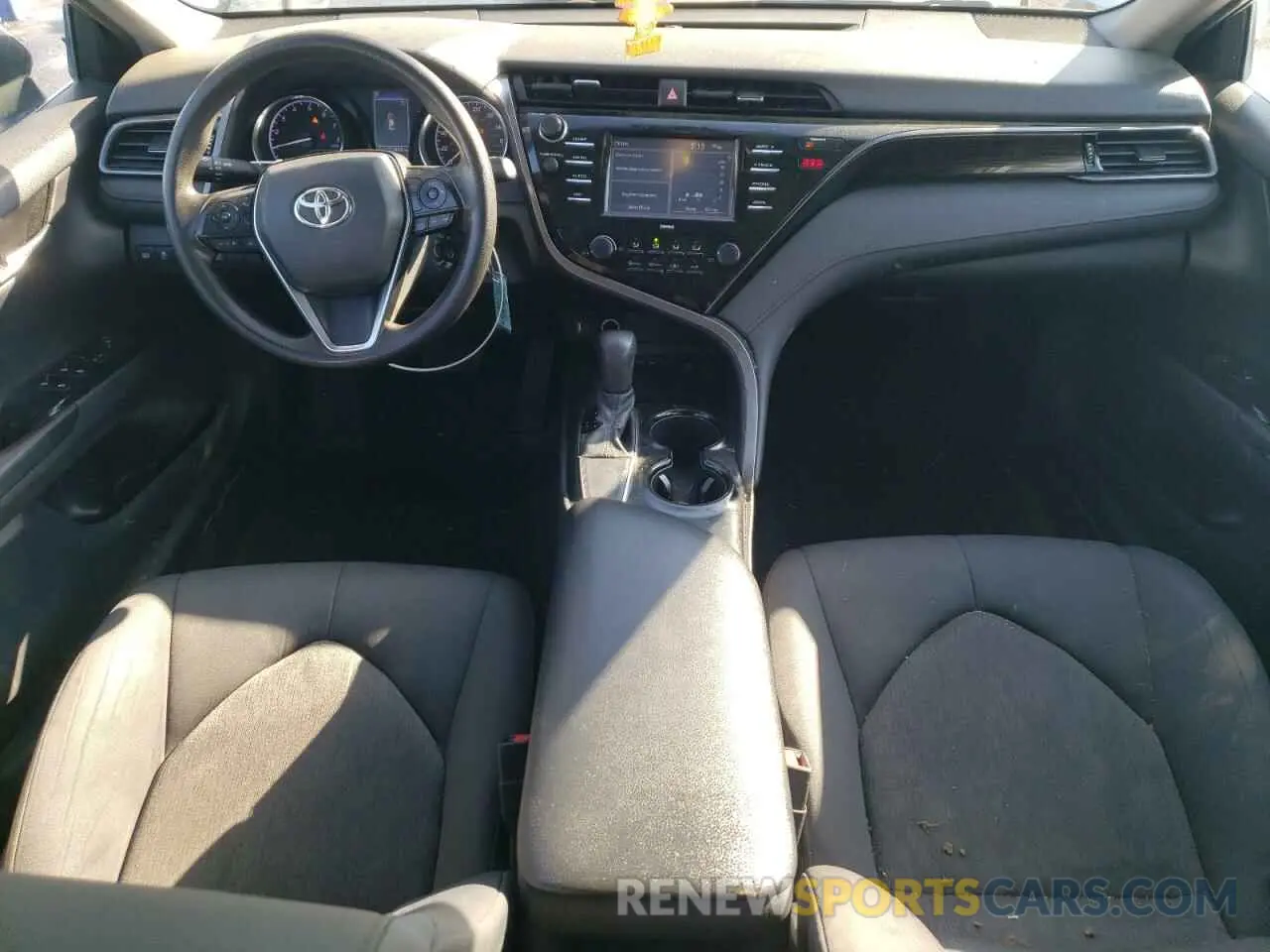 8 Фотография поврежденного автомобиля 4T1C11AK5LU947446 TOYOTA CAMRY 2020