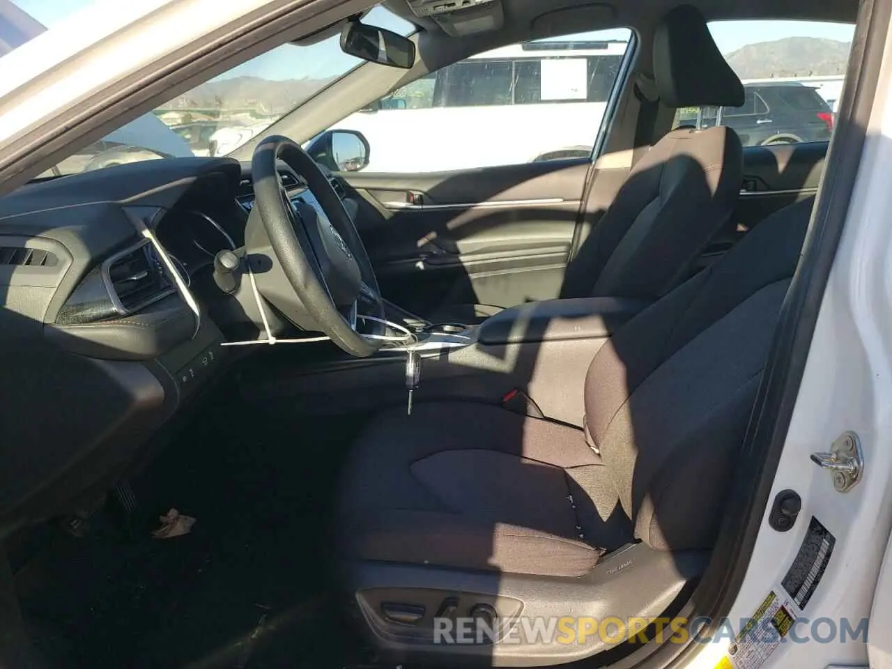 7 Photograph of a damaged car 4T1C11AK5LU963436 TOYOTA CAMRY 2020