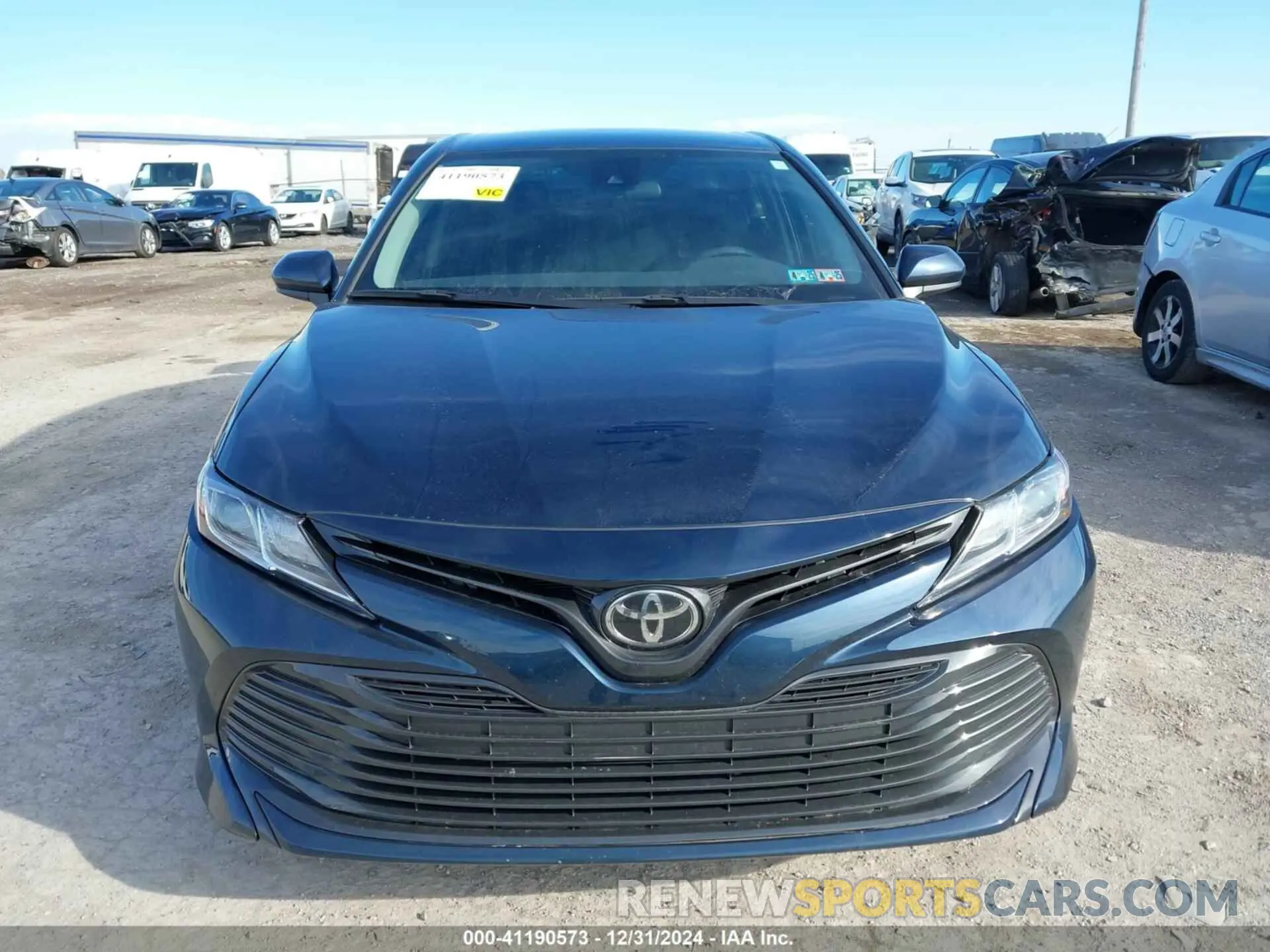 11 Photograph of a damaged car 4T1C11AK5LU977966 TOYOTA CAMRY 2020