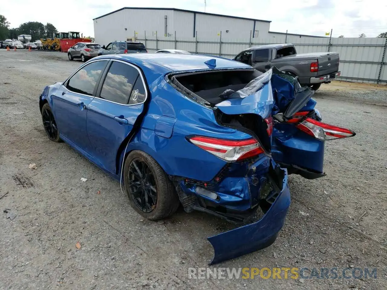 3 Фотография поврежденного автомобиля 4T1C11AK6LU302160 TOYOTA CAMRY 2020