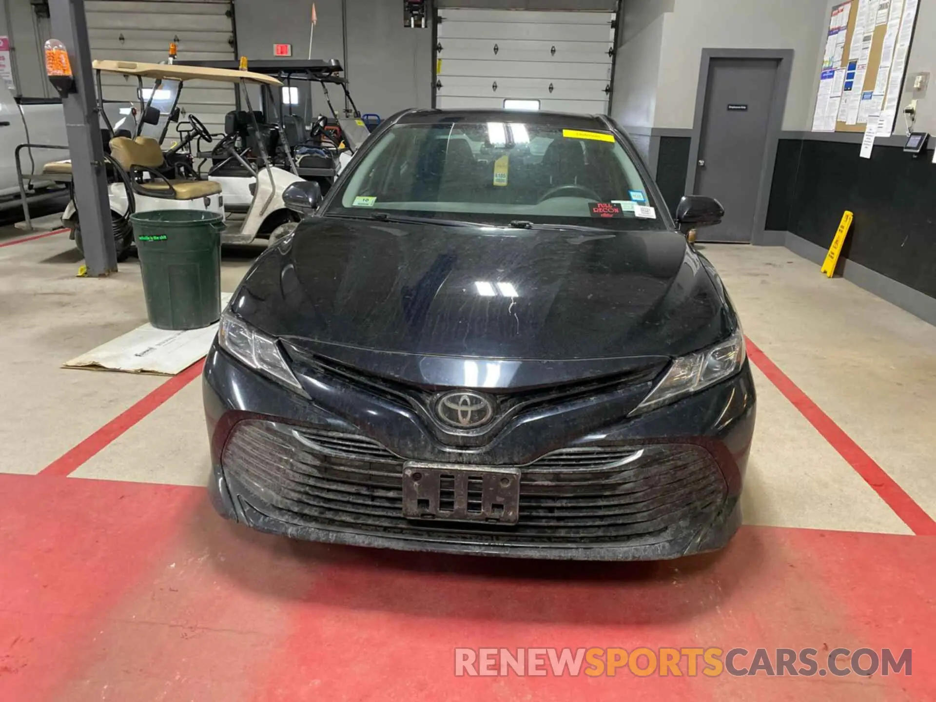 1 Photograph of a damaged car 4T1C11AK6LU305544 TOYOTA CAMRY 2020