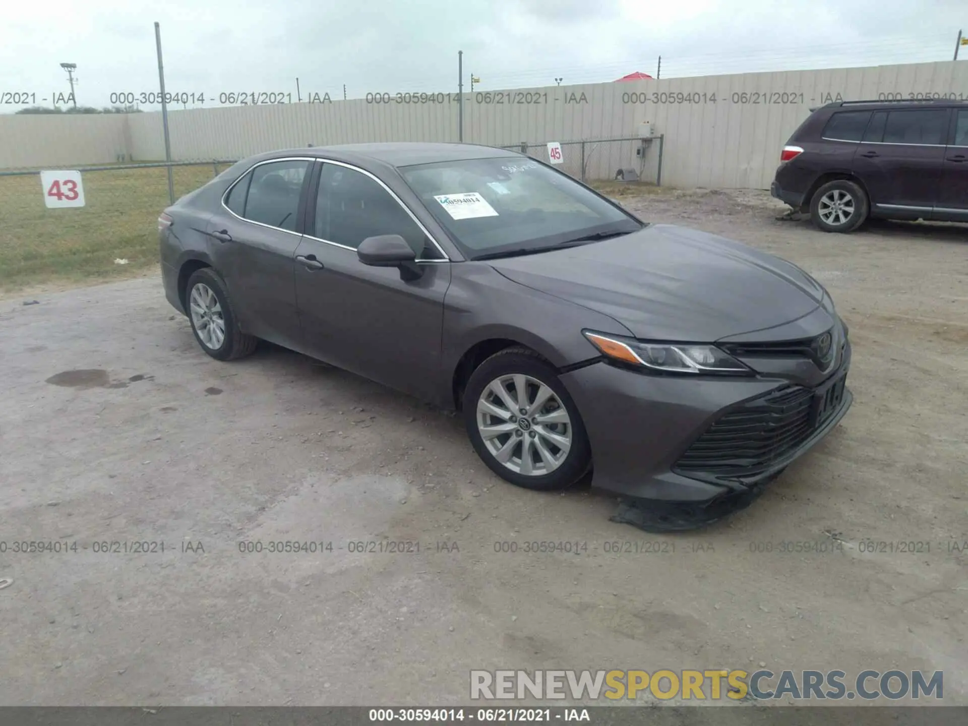 1 Photograph of a damaged car 4T1C11AK6LU306709 TOYOTA CAMRY 2020