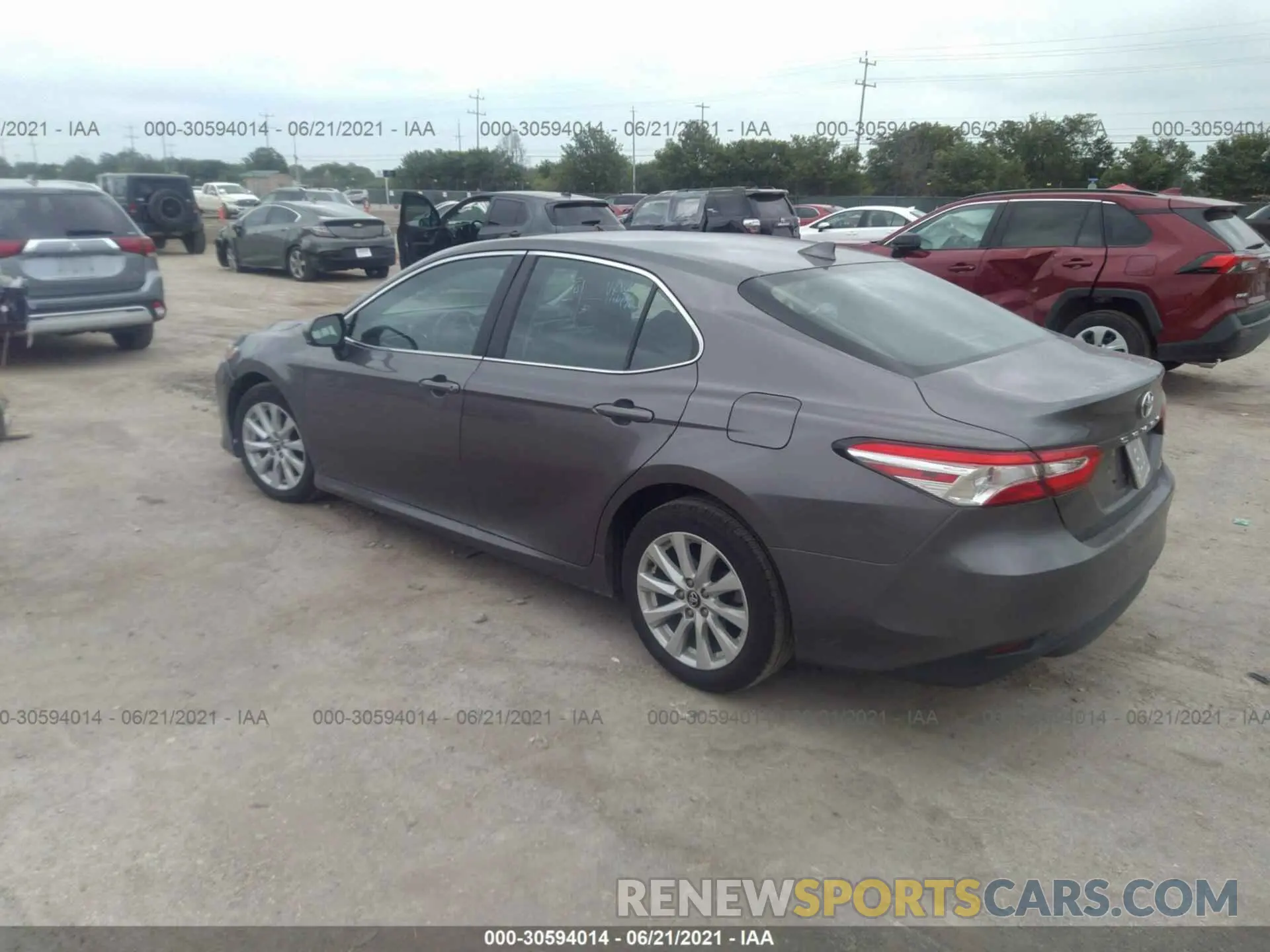 3 Photograph of a damaged car 4T1C11AK6LU306709 TOYOTA CAMRY 2020