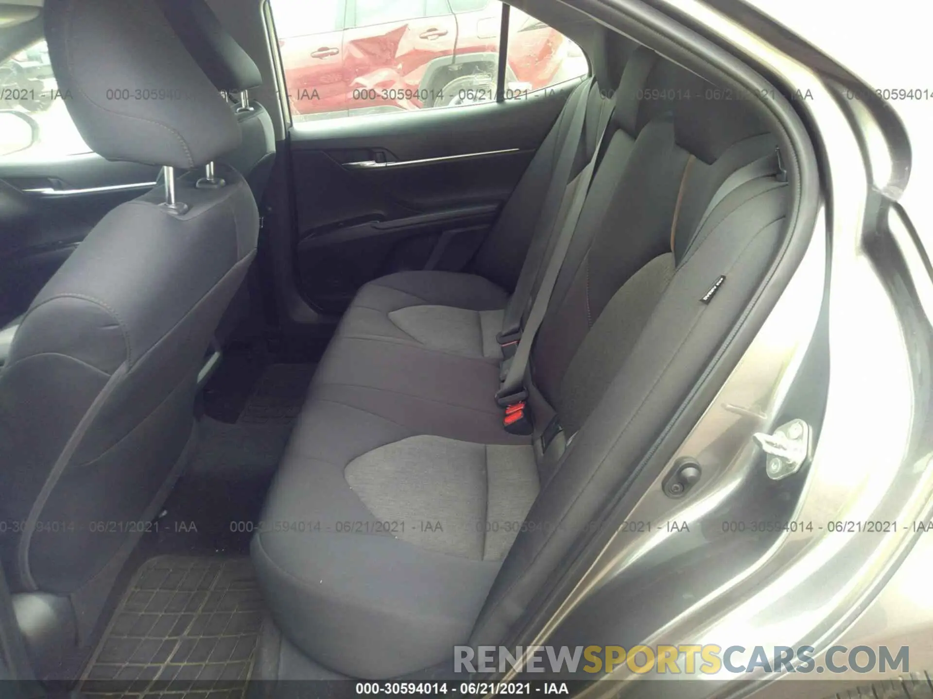 8 Photograph of a damaged car 4T1C11AK6LU306709 TOYOTA CAMRY 2020