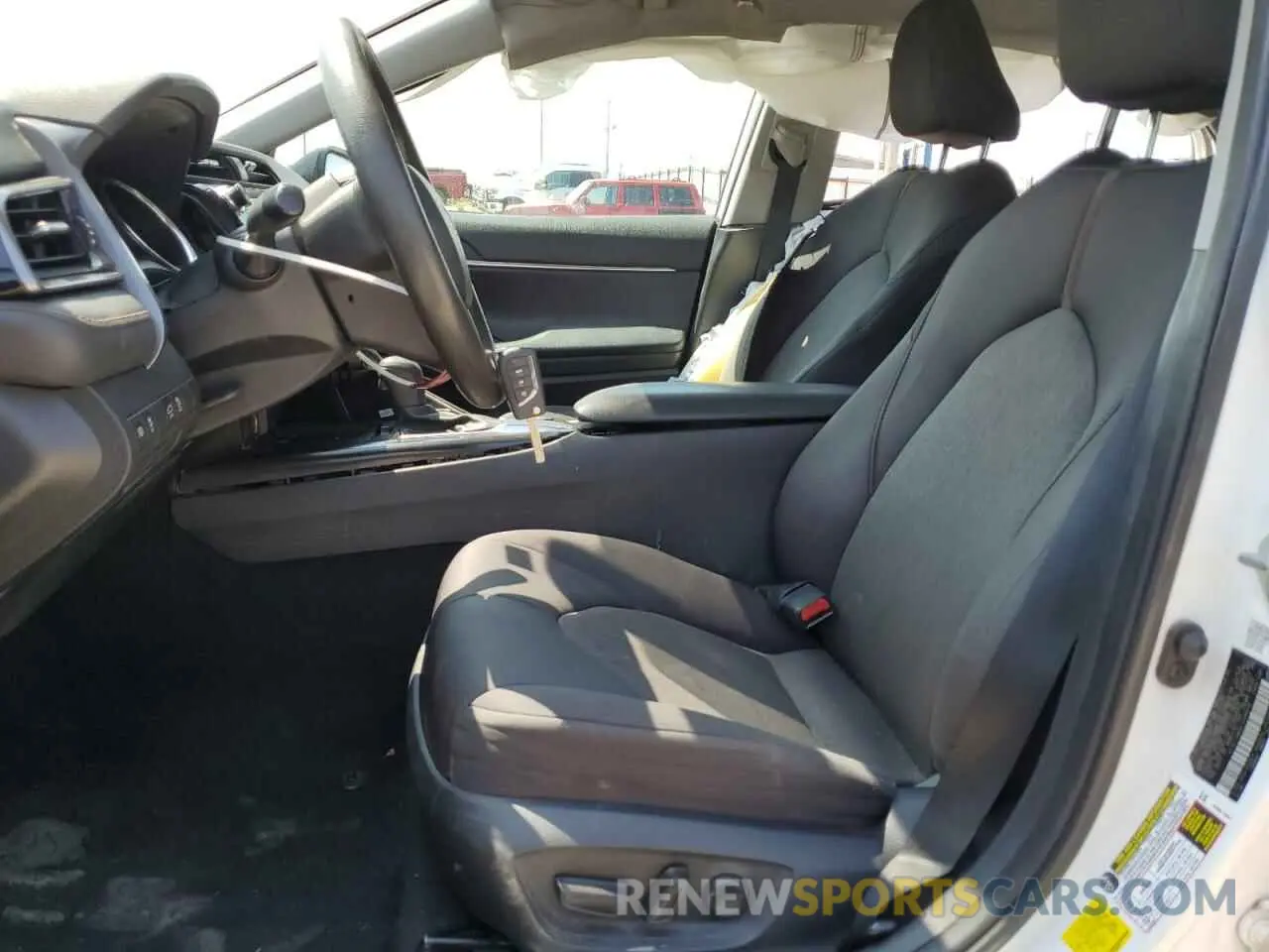 7 Photograph of a damaged car 4T1C11AK6LU346918 TOYOTA CAMRY 2020