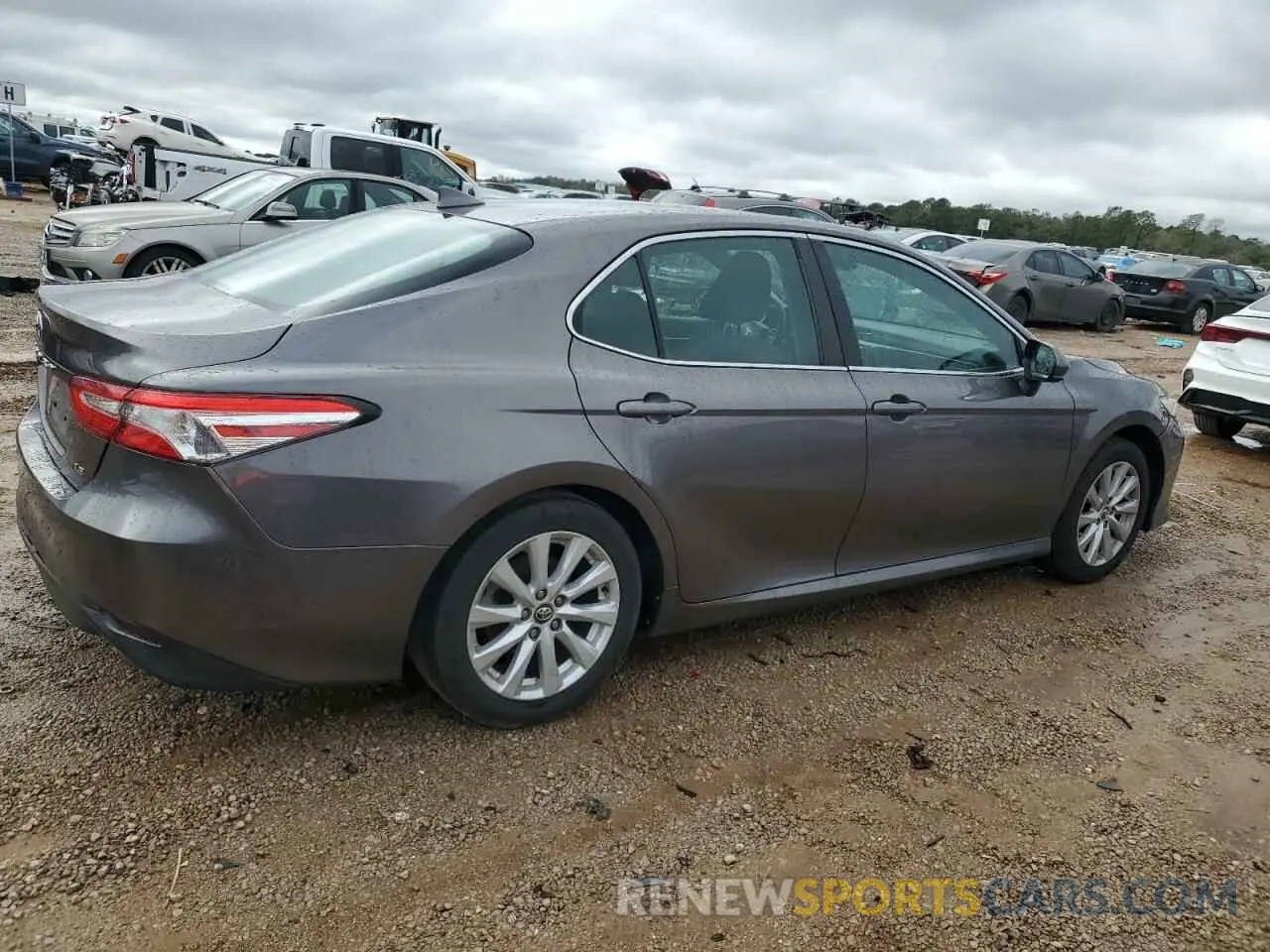 3 Photograph of a damaged car 4T1C11AK6LU355294 TOYOTA CAMRY 2020