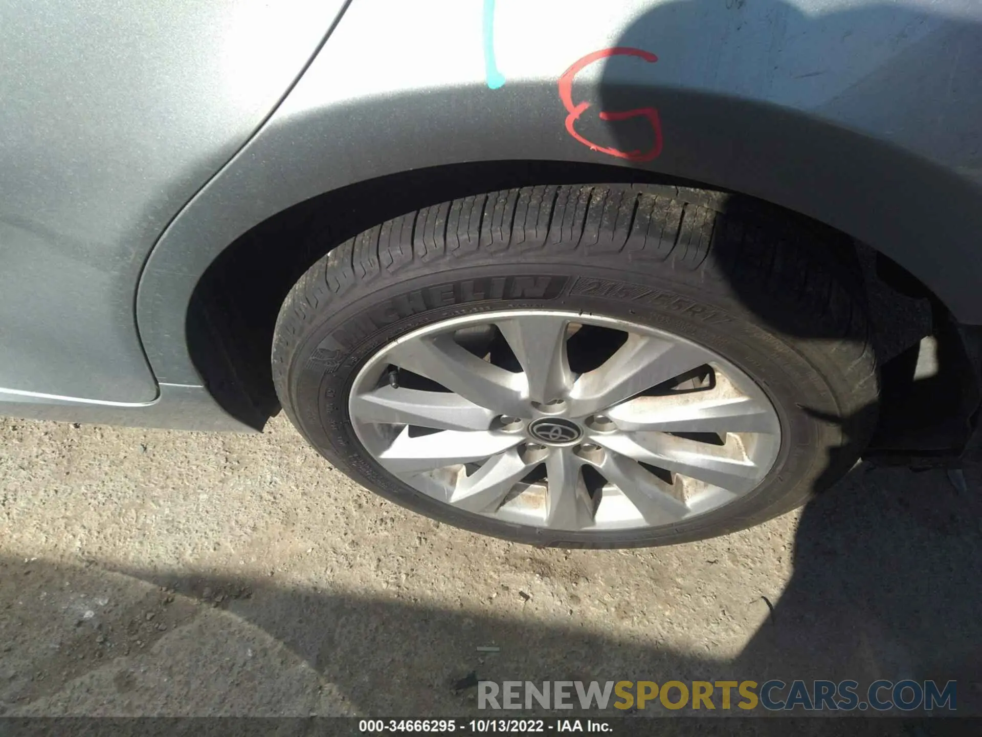 13 Photograph of a damaged car 4T1C11AK6LU363203 TOYOTA CAMRY 2020