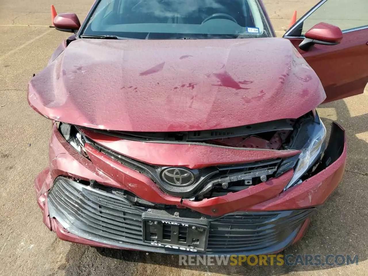 11 Photograph of a damaged car 4T1C11AK6LU369227 TOYOTA CAMRY 2020