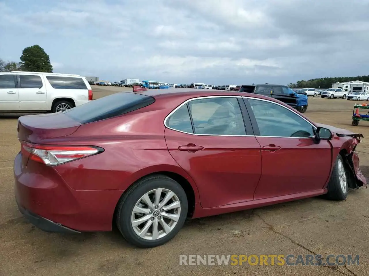 3 Photograph of a damaged car 4T1C11AK6LU369227 TOYOTA CAMRY 2020