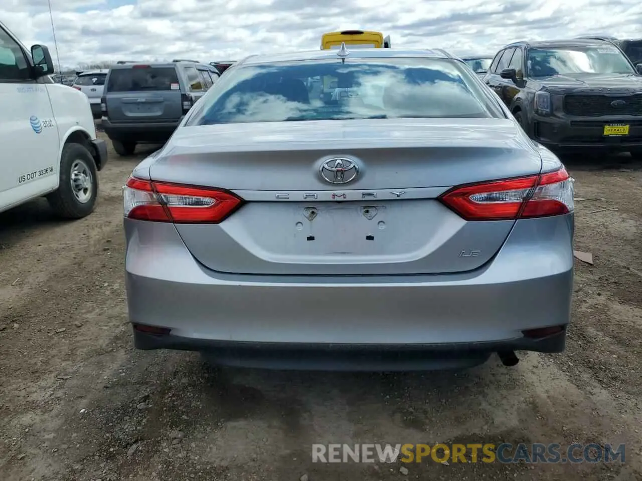 6 Photograph of a damaged car 4T1C11AK6LU502908 TOYOTA CAMRY 2020