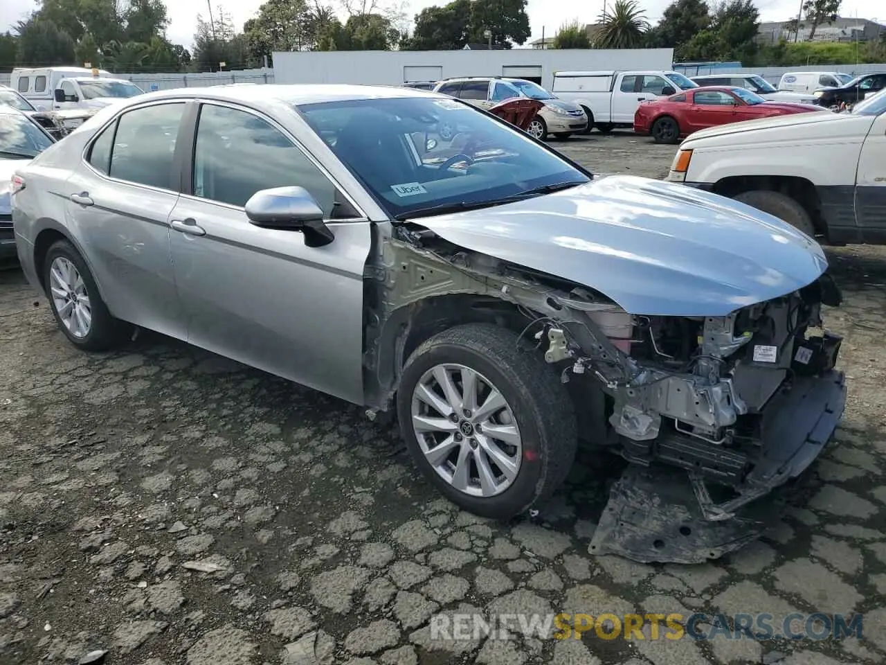 4 Photograph of a damaged car 4T1C11AK6LU505419 TOYOTA CAMRY 2020