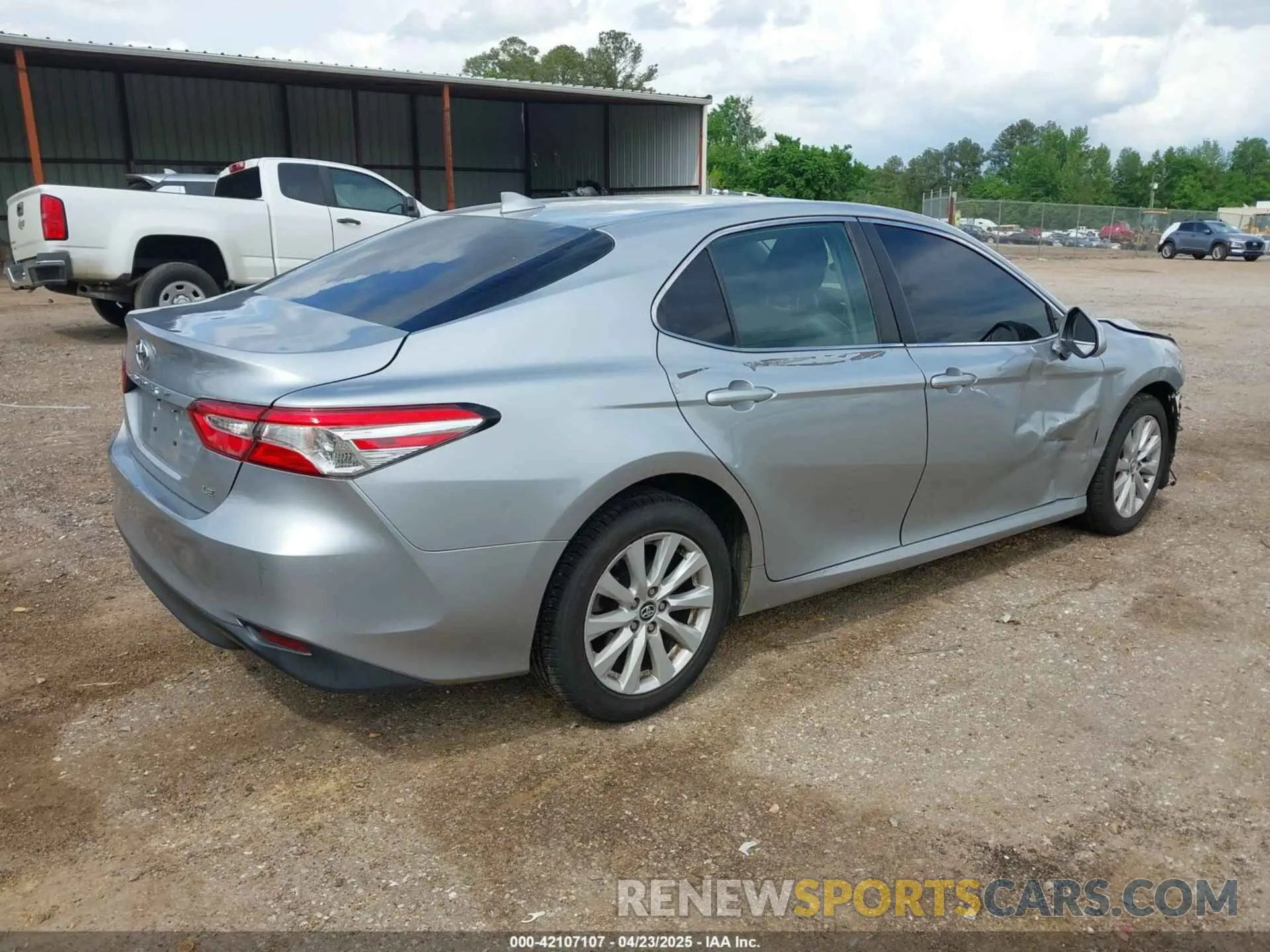 4 Photograph of a damaged car 4T1C11AK6LU869453 TOYOTA CAMRY 2020