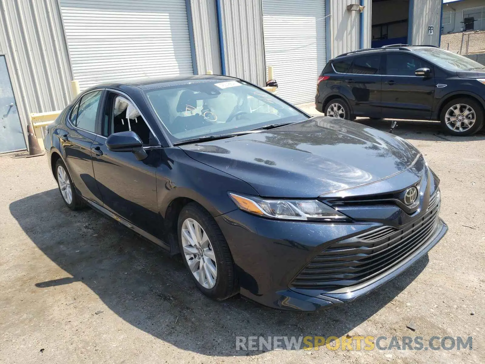 1 Photograph of a damaged car 4T1C11AK6LU880520 TOYOTA CAMRY 2020
