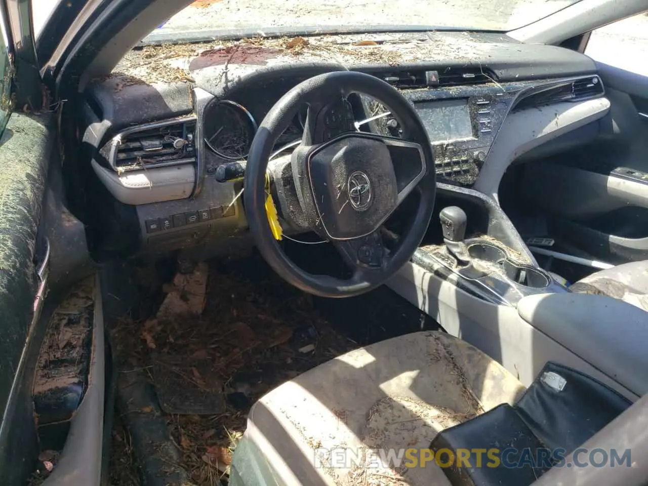 8 Photograph of a damaged car 4T1C11AK6LU889279 TOYOTA CAMRY 2020