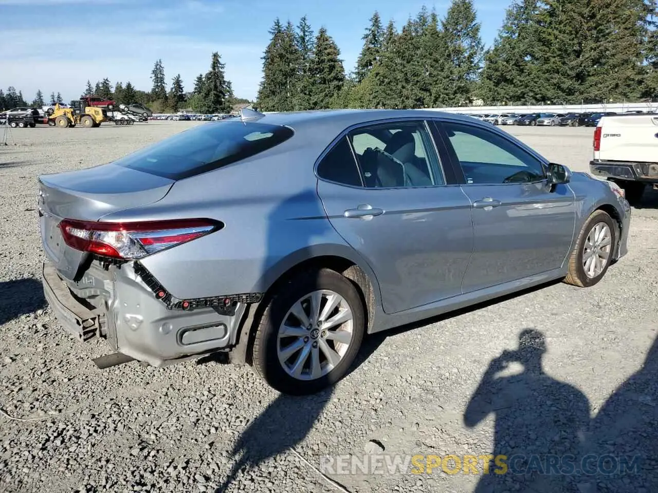 3 Photograph of a damaged car 4T1C11AK6LU912379 TOYOTA CAMRY 2020