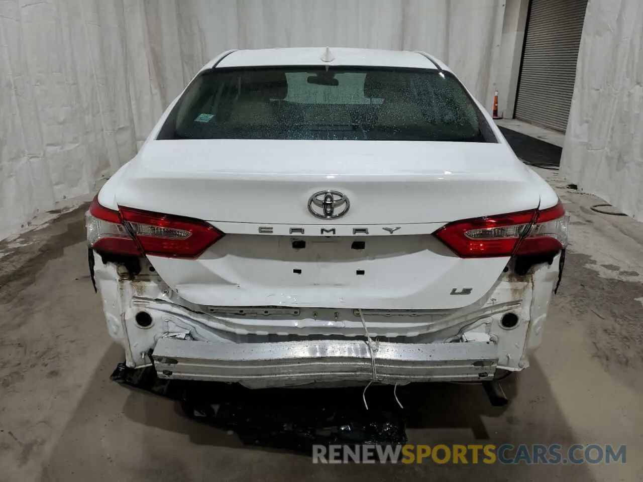 6 Фотография поврежденного автомобиля 4T1C11AK6LU913984 TOYOTA CAMRY 2020