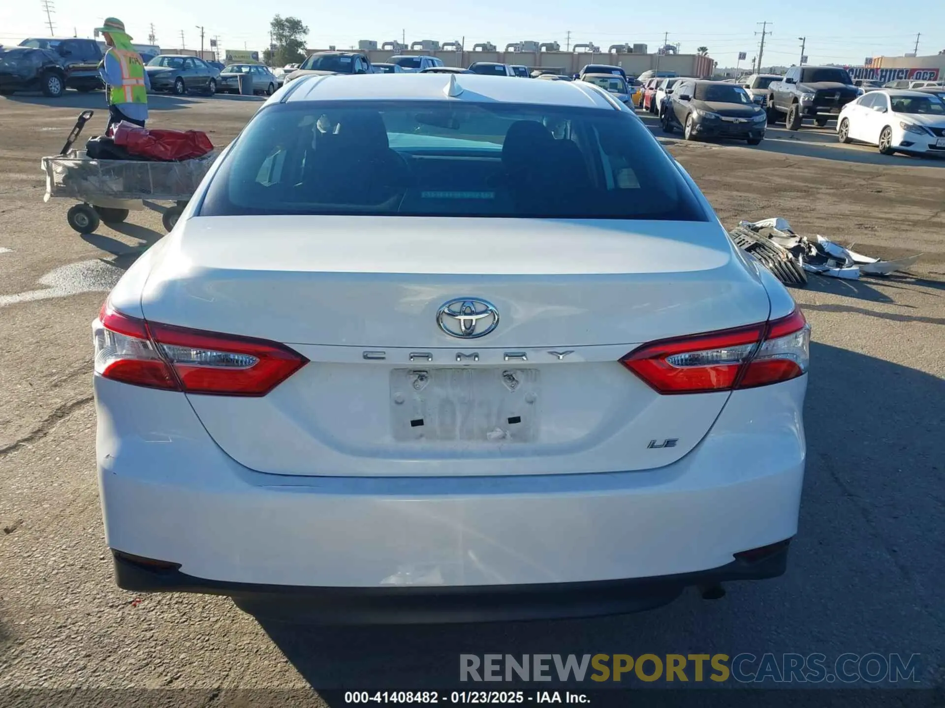 17 Photograph of a damaged car 4T1C11AK6LU915797 TOYOTA CAMRY 2020