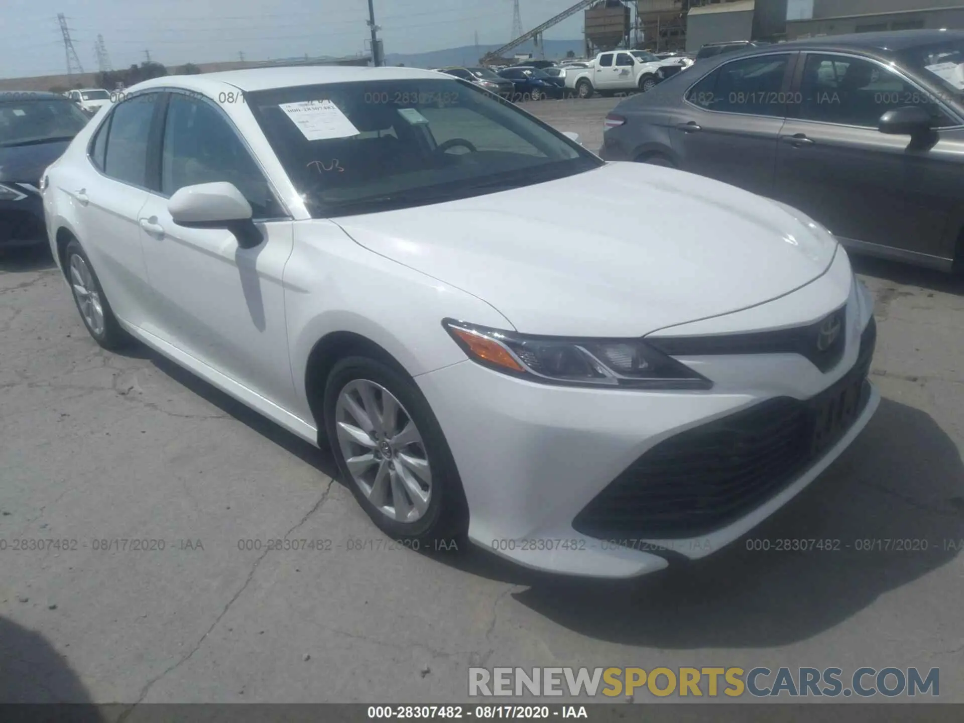 1 Photograph of a damaged car 4T1C11AK6LU917405 TOYOTA CAMRY 2020