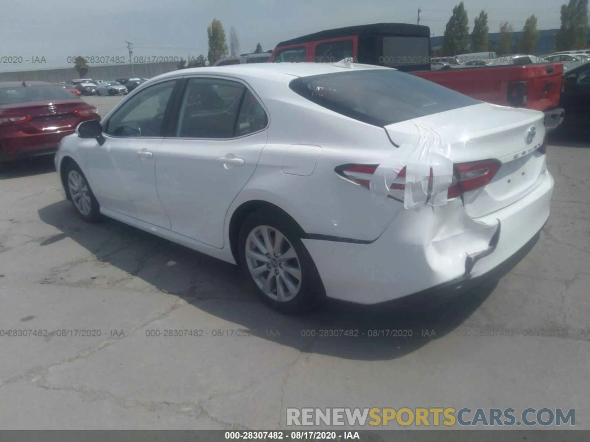 3 Photograph of a damaged car 4T1C11AK6LU917405 TOYOTA CAMRY 2020