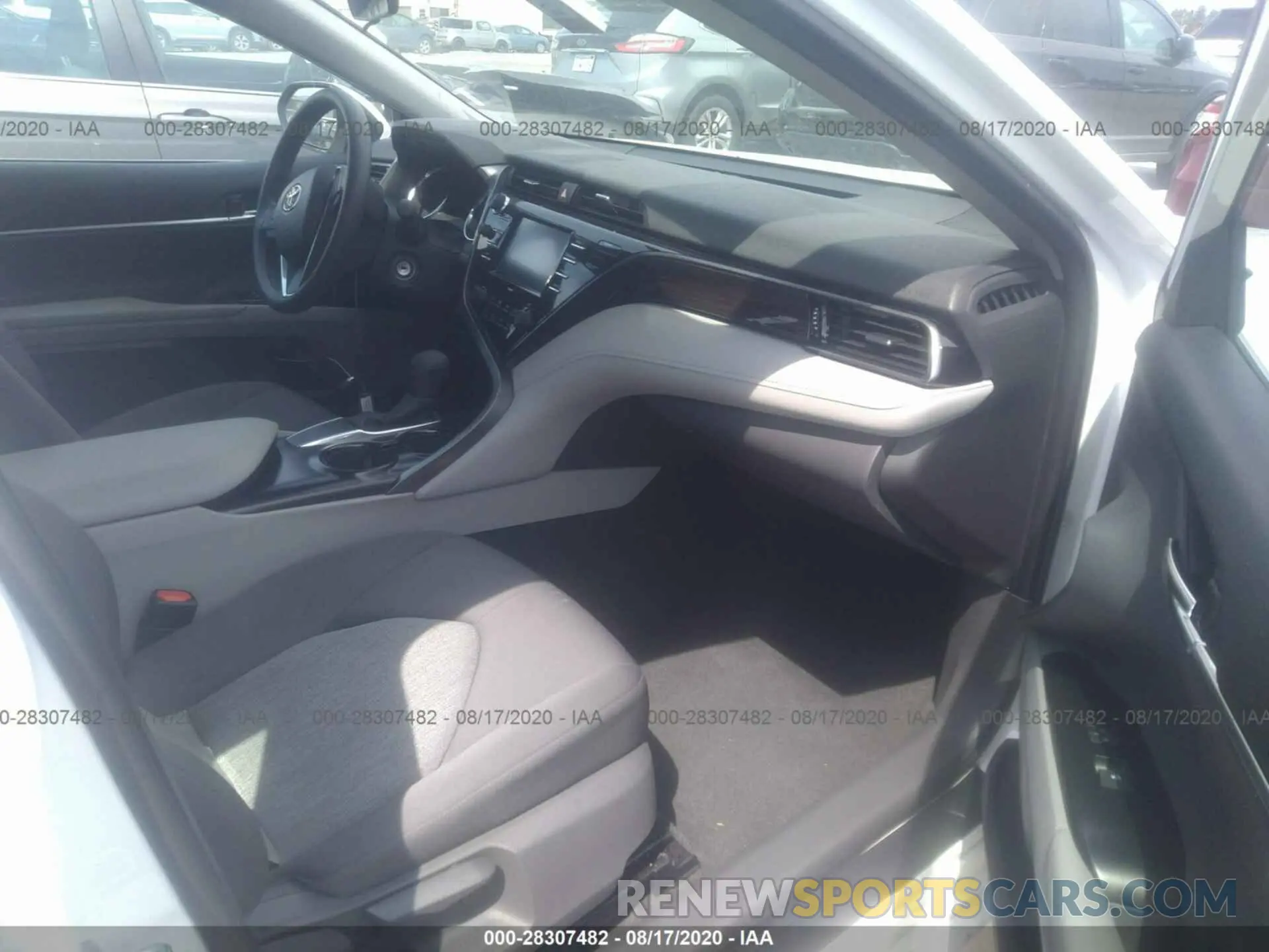 5 Photograph of a damaged car 4T1C11AK6LU917405 TOYOTA CAMRY 2020