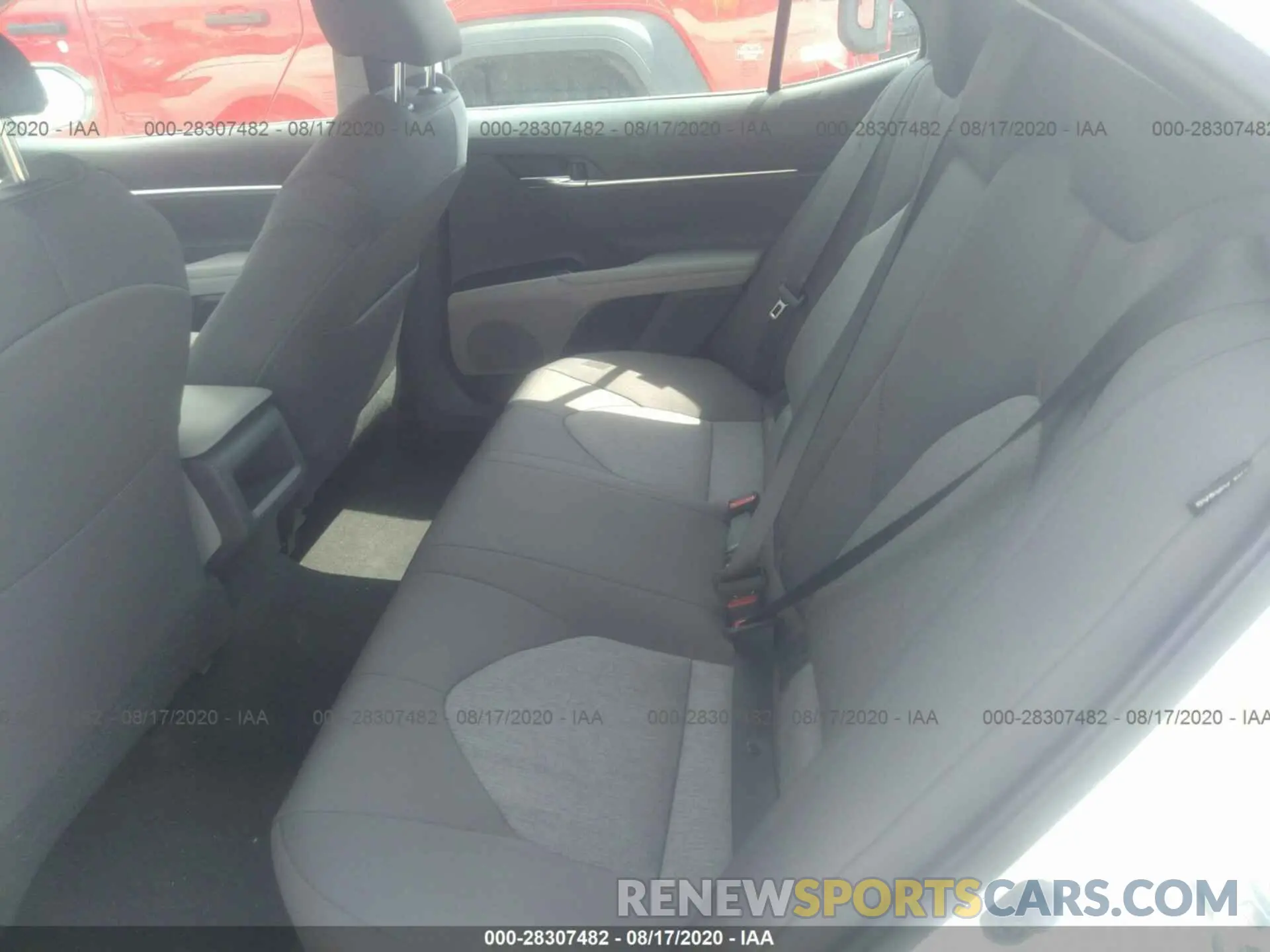 8 Photograph of a damaged car 4T1C11AK6LU917405 TOYOTA CAMRY 2020