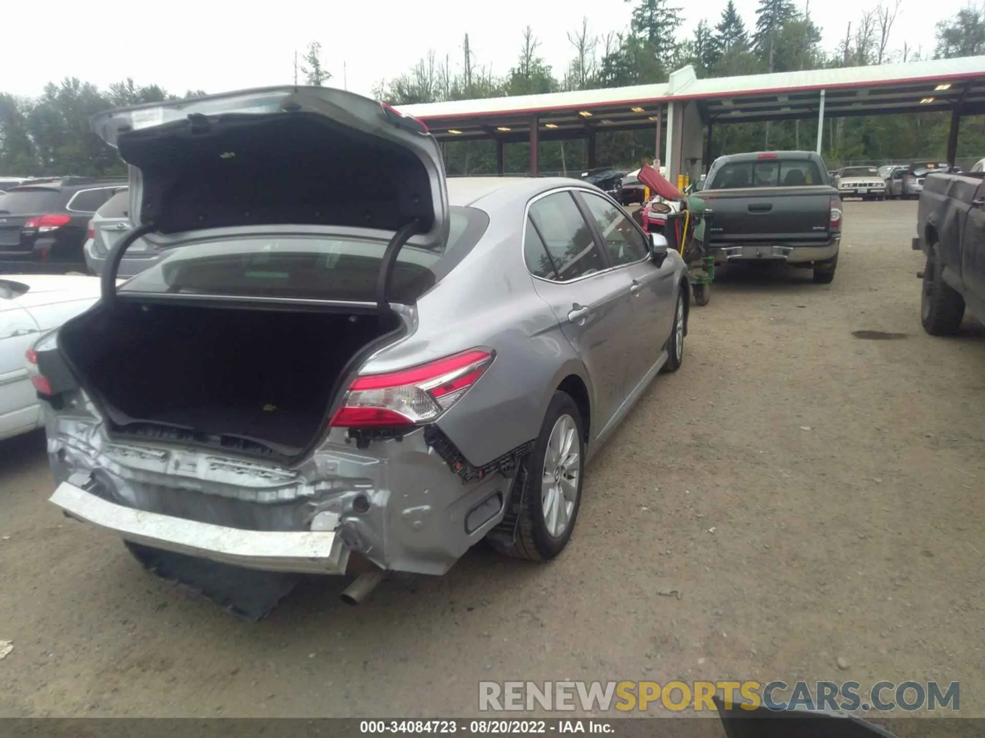 4 Photograph of a damaged car 4T1C11AK6LU917422 TOYOTA CAMRY 2020