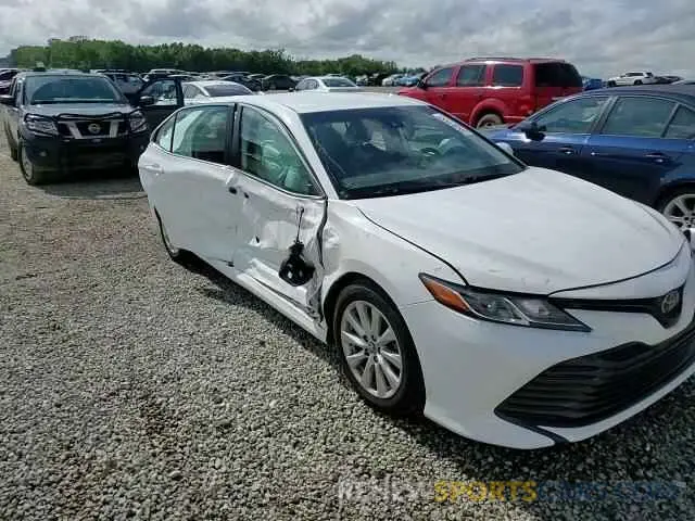 13 Photograph of a damaged car 4T1C11AK6LU928260 TOYOTA CAMRY 2020