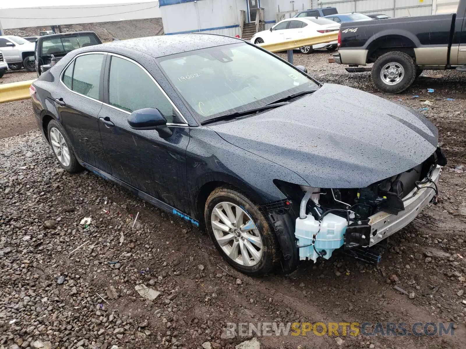 1 Photograph of a damaged car 4T1C11AK6LU938173 TOYOTA CAMRY 2020