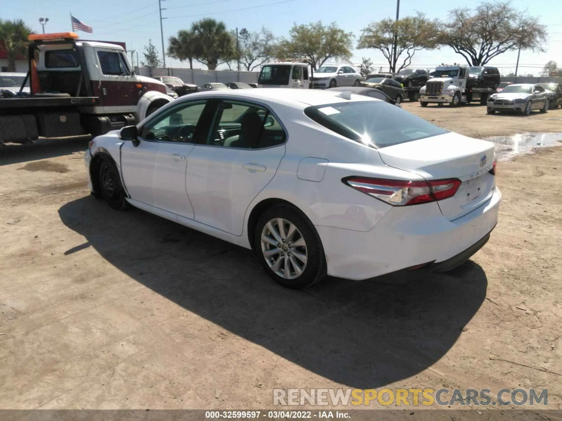 3 Photograph of a damaged car 4T1C11AK6LU947343 TOYOTA CAMRY 2020