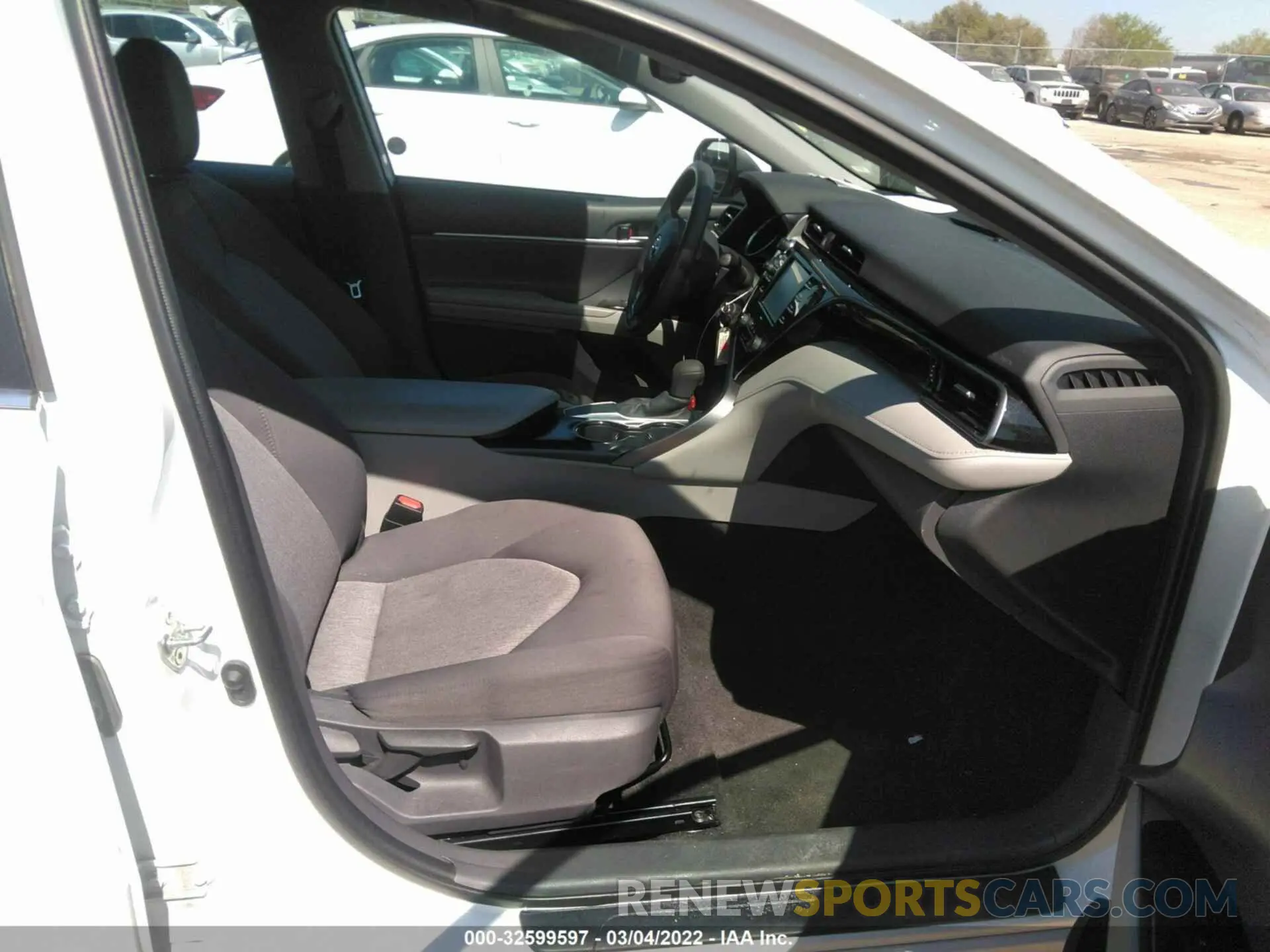 5 Photograph of a damaged car 4T1C11AK6LU947343 TOYOTA CAMRY 2020