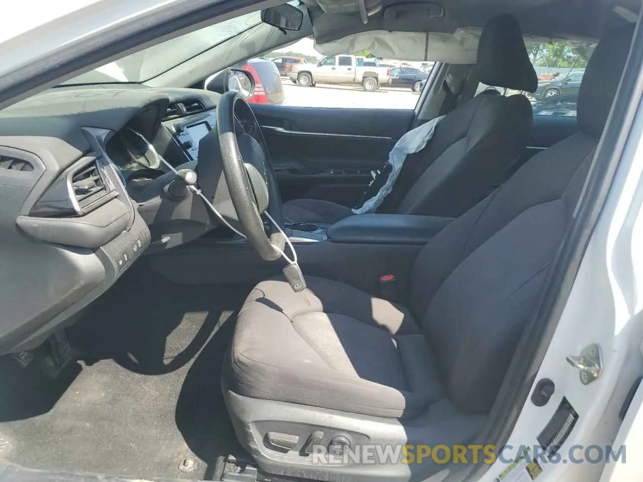 7 Photograph of a damaged car 4T1C11AK6LU947410 TOYOTA CAMRY 2020